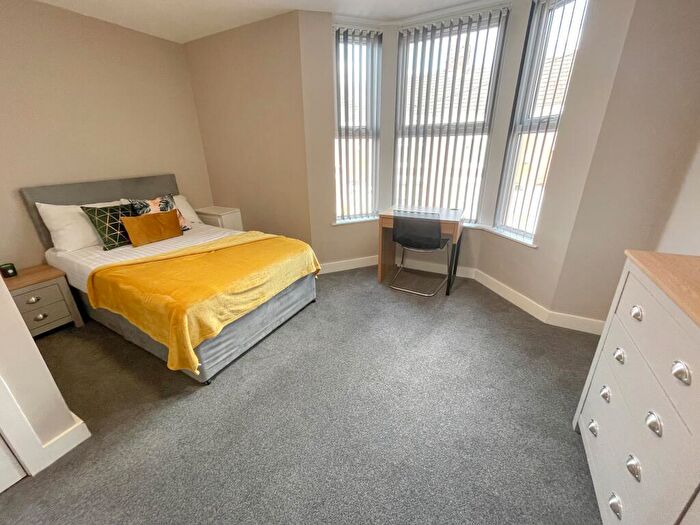 6 Bedroom Terraced House To Rent In Empress Road, L7