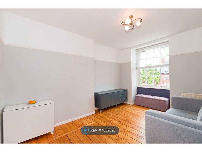 1 Bedroom Flat To Rent In Reynolds House, London, SW1P