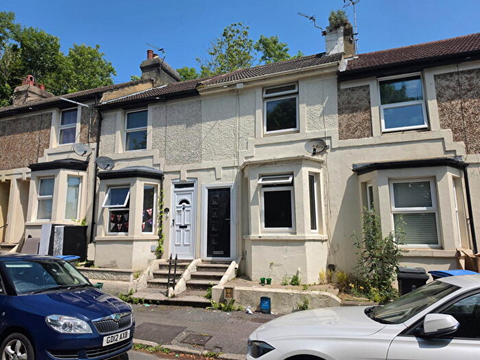 2 Bedroom Terraced House For Sale In Heathfield Avenue, Dover, CT16