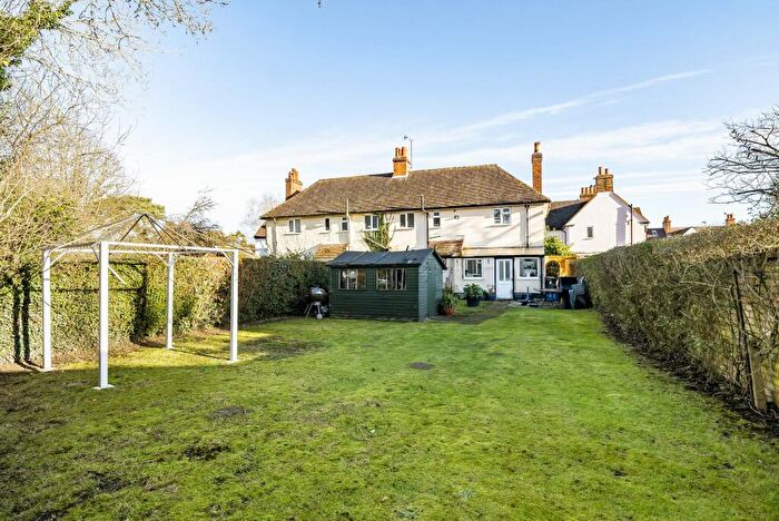 3 Bedroom Semi-Detached House For Sale In Clewer Avenue, Windsor, SL4