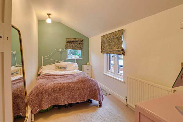 3 Bedroom Terraced House For Sale In Harpenden Rise, Harpenden, AL5