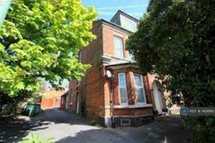 1 Bedroom Flat To Rent In Tally Ho Lodge, Basingstoke, RG21