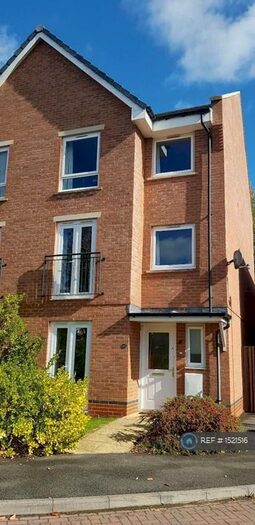 4 Bedroom Terraced House To Rent In Swindon, Swindon, SN1