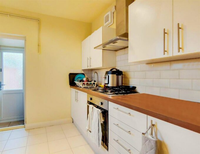 1 Bedroom Ground Maisonette To Rent In Kenmere Gardens Wembley, HA0