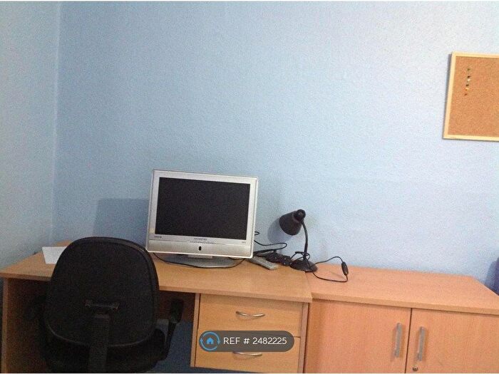 3 Bedroom Flat To Rent In Boswell House, London, WC1N