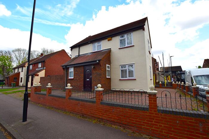 4 Bedroom Detached House To Rent In Dove Approach, London, E6