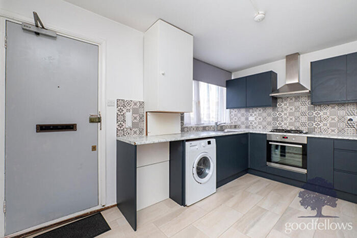 2 Bedroom Apartment To Rent In Springfield Road, Wallington, SM6