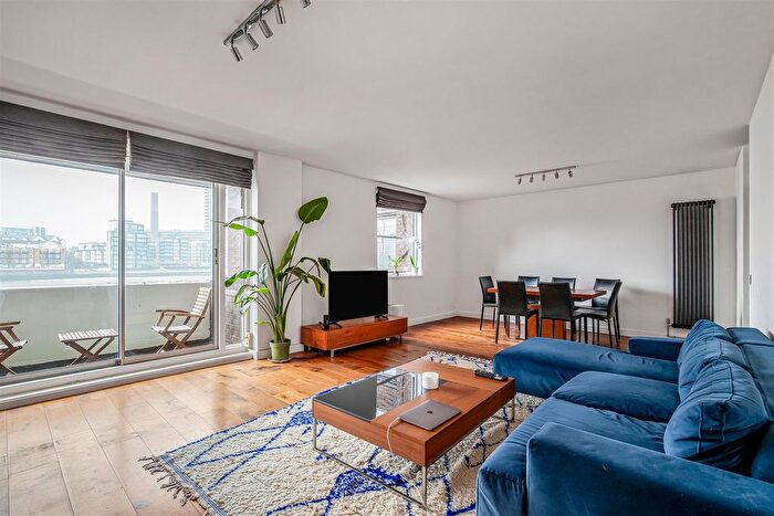 2 Bedroom Flat To Rent In Vicarage Crescent, Battersea, SW11