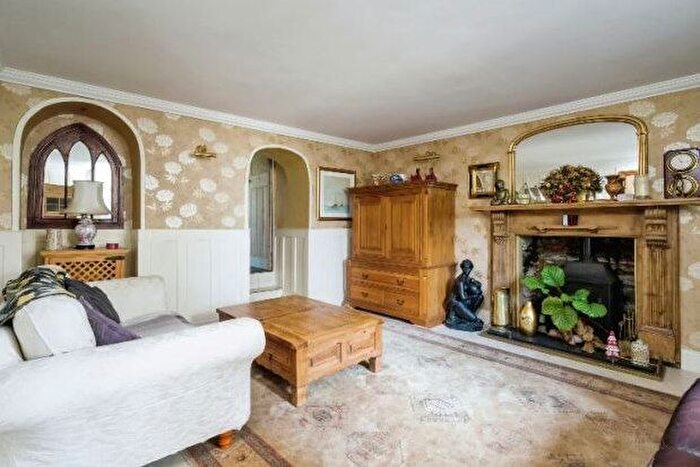 4 Bedroom Terraced House To Rent In Marine Road, Plymouth, PL9