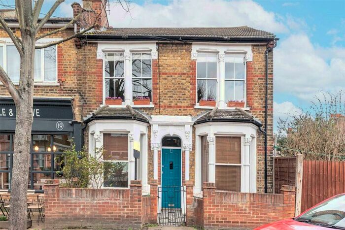 2 Bedroom Flat To Rent In Victoria Road, Walthamstow, London, E17