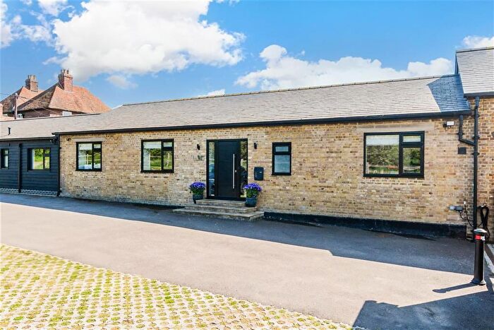 4 Bedroom Barn Conversion For Sale In Cooling Road, High Halstow, Rochester, Kent, ME3