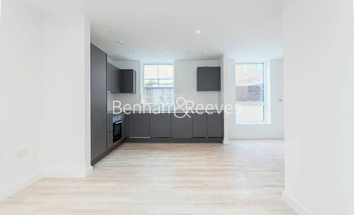 2 Bedroom Flat To Rent In Habito`, Hounslow, TW3