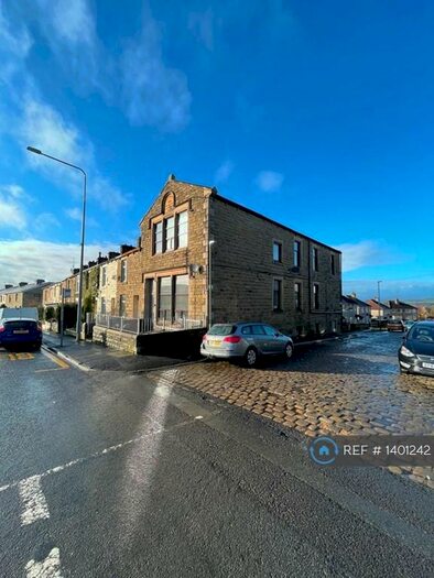 2 Bedroom Flat To Rent In Station Road, Accrington, BB5