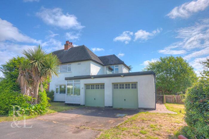 3 Bedroom Semi-Detached House For Sale In Measham Road, Acresford, DE12