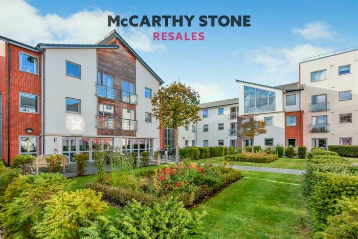 1 Bedroom Apartment For Sale In Kings Place, Fleet Road, Fleet, GU51