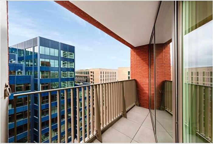 2 Bedroom Flat To Rent In Cadence Court, Kings Cross, London, N1C