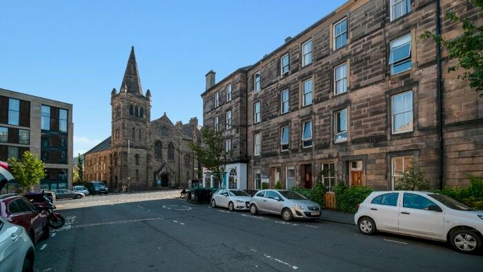 2 Bedroom Flat To Rent In Lutton Place, Newington, Edinburgh, EH8