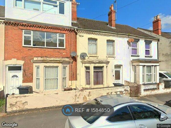 3 Bedroom Terraced House To Rent In Weston Road, Gloucester, GL1