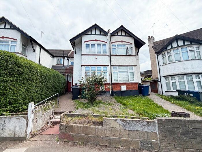 3 Bedroom Terraced House For Sale In Woodville Road, London, NW11