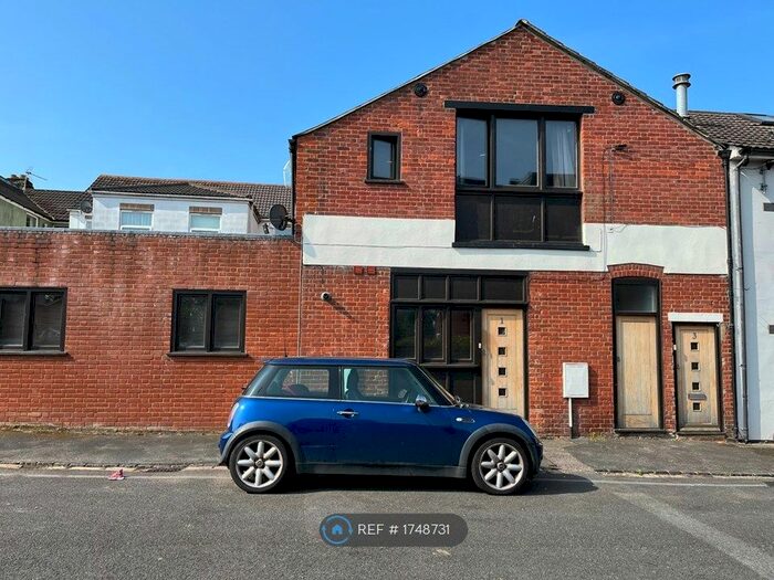 2 Bedroom Flat To Rent In Tipner Road, Portsmouth, PO2