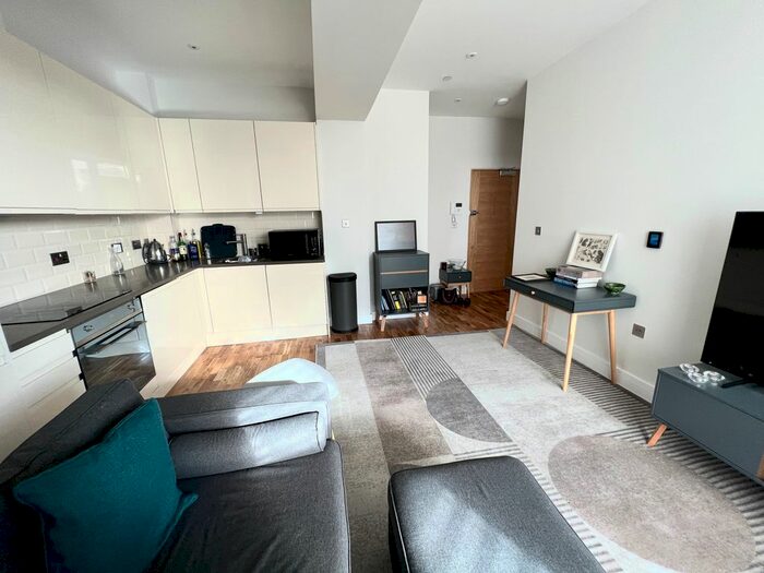 1 Bedroom Flat To Rent In Maybury Close, Frimley, Camberley, Surrey, GU16