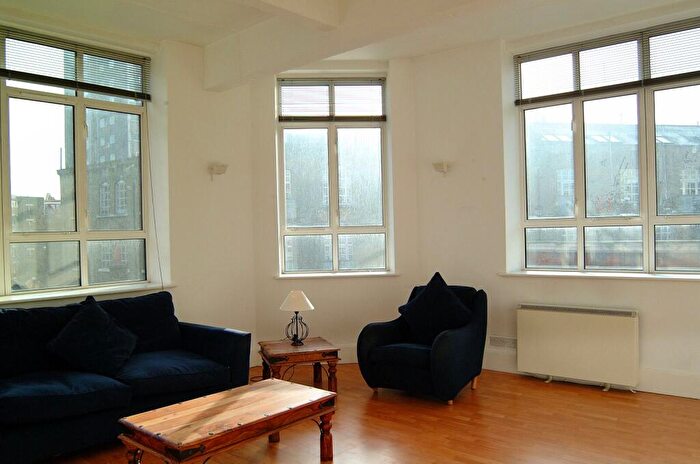 2 Bedroom Flat To Rent In Dingley Road, Islington, London, EC1V