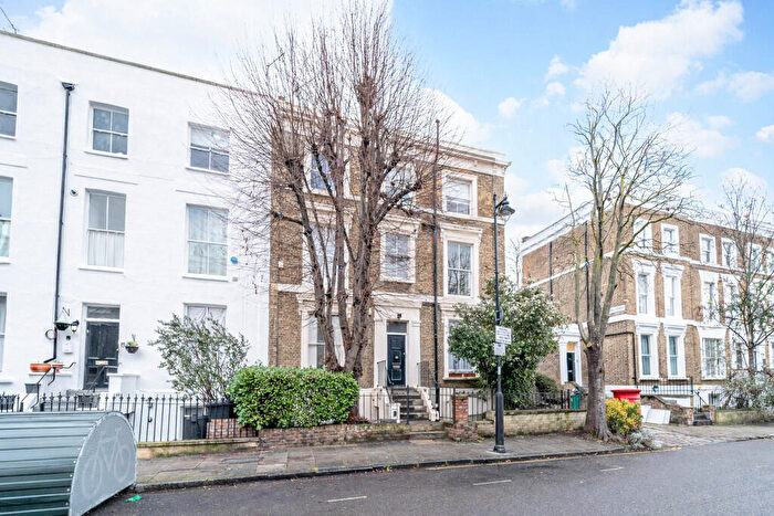 2 Bedroom Apartment For Sale In Ockendon Road, De Beauvoir, London, N1