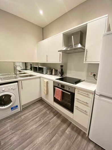 3 Bedroom Flat To Rent In Bristo Place, Newington, Edinburgh, EH1