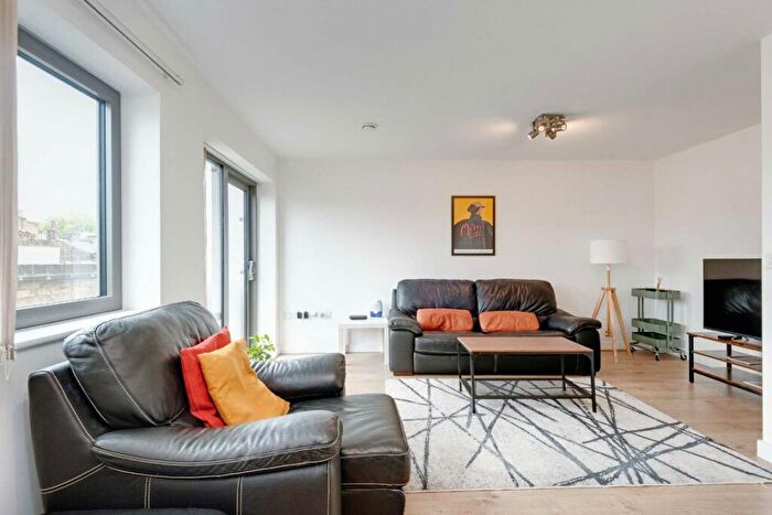 2 Bedroom Flat To Rent In Allcroft Road, Kentish Town, NW5