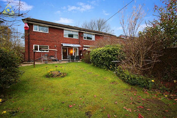 2 Bedroom Flat For Sale In Green Meadows, Westhoughton, BL5