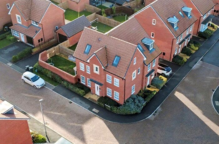 4 Bedroom Semi-Detached House For Sale In Wagtail Way, Thrapston, NN14