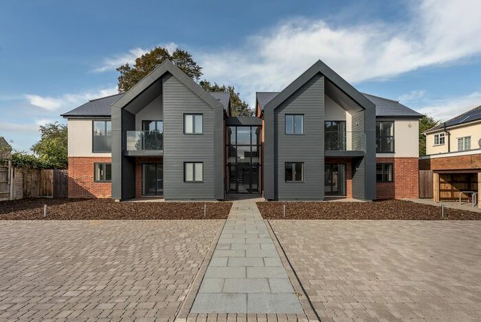 2 Bedroom Flat To Rent In Denham Way, Denham, Uxbridge, UB9