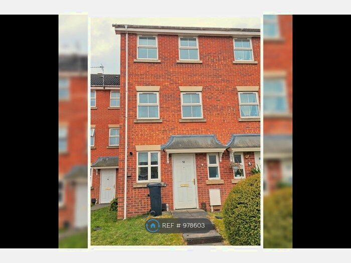 4 Bedroom Terraced House To Rent In Blacksmith Place, Hamilton, Leicester, LE5