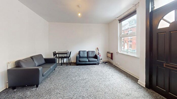 2 Bedroom House To Rent In Kelsall Grove, Hyde Park, Leeds, LS6