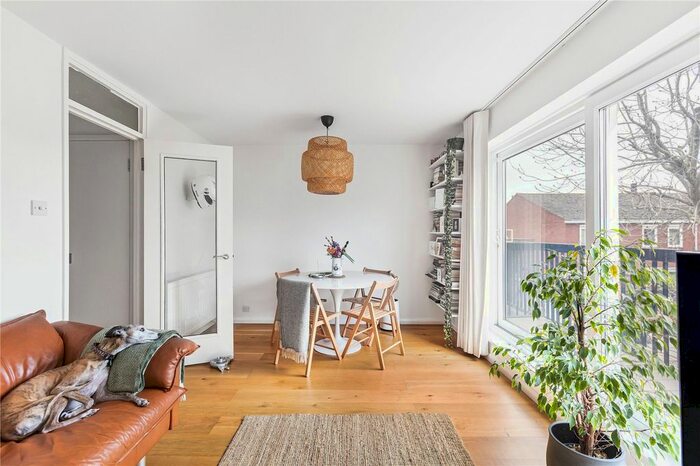 3 Bedroom Terraced House To Rent In Dean Close, Hackney, London, E9