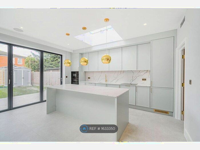 5 Bedroom Bungalow To Rent In Ashdale Grove, Stanmore, HA7