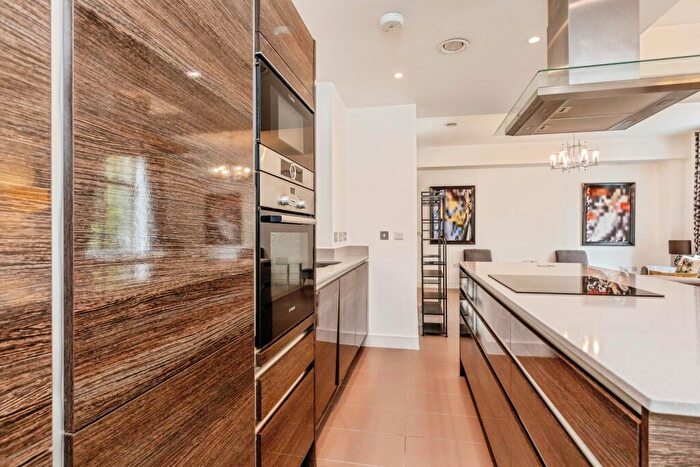 2 Bedroom Flat For Sale In Colston Avenue, Bristol, BS1