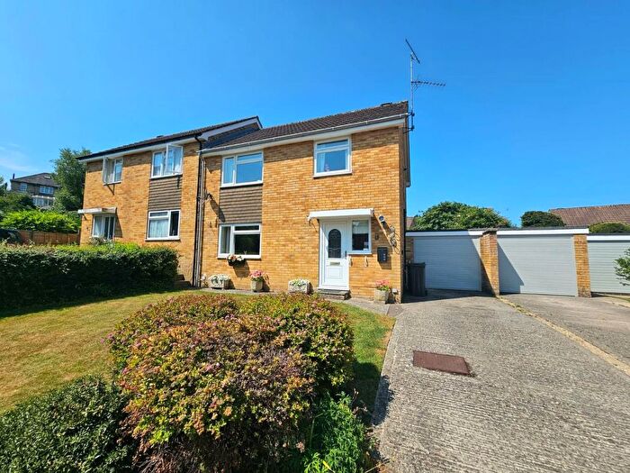 3 Bedroom Semi-Detached House For Sale In Yellow Hundred Close, Dursley, GL11