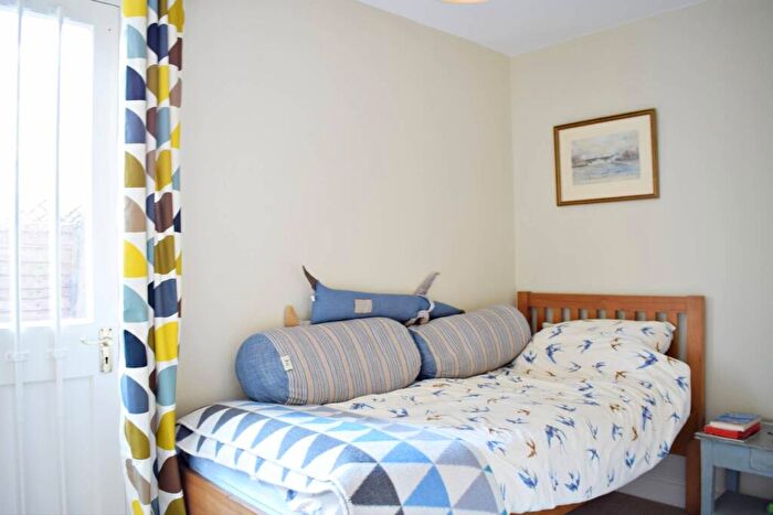 2 Bedroom Flat To Rent In Avenell Road, London ., N5