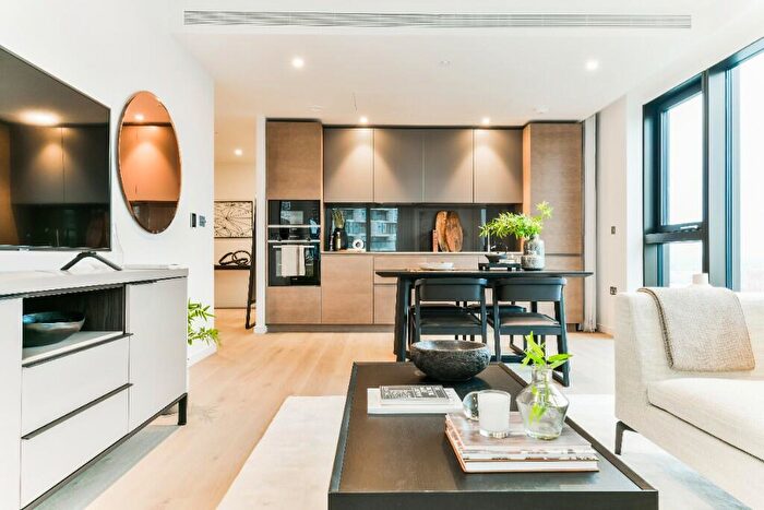 2 Bedroom Apartment To Rent In George Street, London, E14