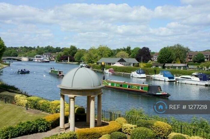 2 Bedroom Flat To Rent In Regents Riverside, Reading, RG1