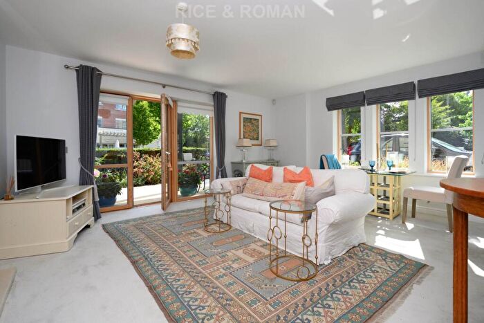 1 Bedroom Retirement Property For Sale In Austin Place, Weybridge, KT13