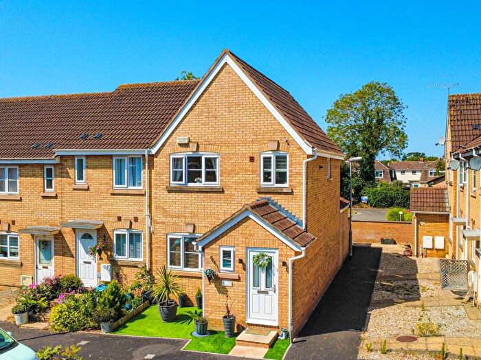 3 Bedroom End Terrace House For Sale In Cheddon Mews, Taunton, Somerset, TA2