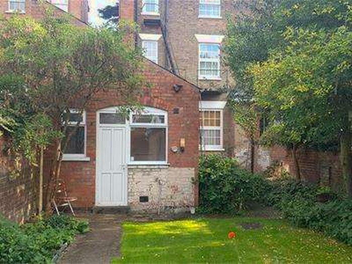 1 Bedroom Studio Flat To Rent In Bilton Road, Rugby, Warwickshire, CV22