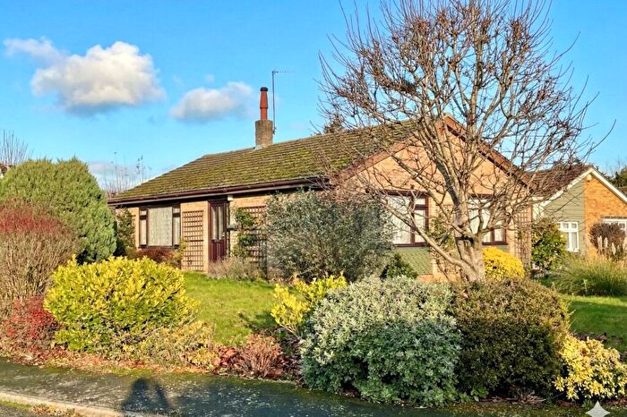2 Bedroom Bungalow For Sale In Kingsmead, Sawbridgeworth, CM21