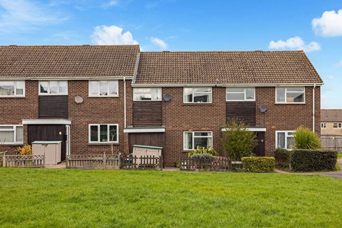 3 Bedroom Terraced House For Sale In Lancaster Close, Hungerford, RG17