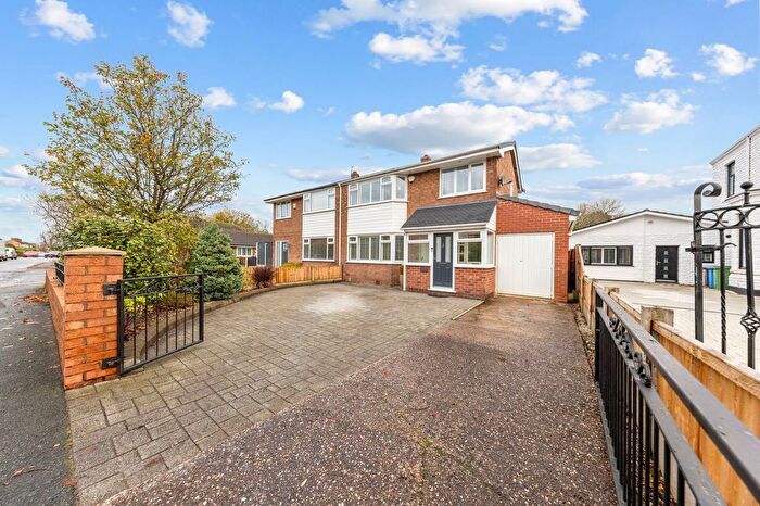 3 Bedroom Semi Detached House For Sale In Cinnamon Lane, Fearnhead, WA2