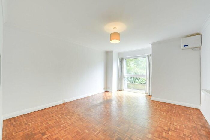 2 Bedroom Flat To Rent In Horniman Drive, Forest Hill, London, SE23