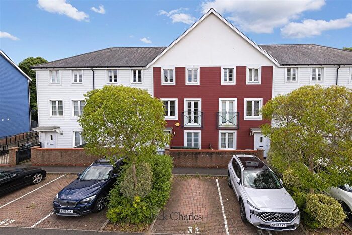 4 Bedroom Terraced House For Sale In Redbud Road, Tonbridge, TN9