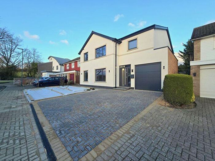 5 Bedroom Detached House For Sale In Warburton Close, Harrow, HA3